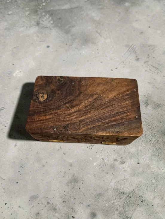 Vintage Wooden Carved Jewelry Box with Yellow Inlay 4.75" x 2.5" x 2.75" - Picture 5 of 6